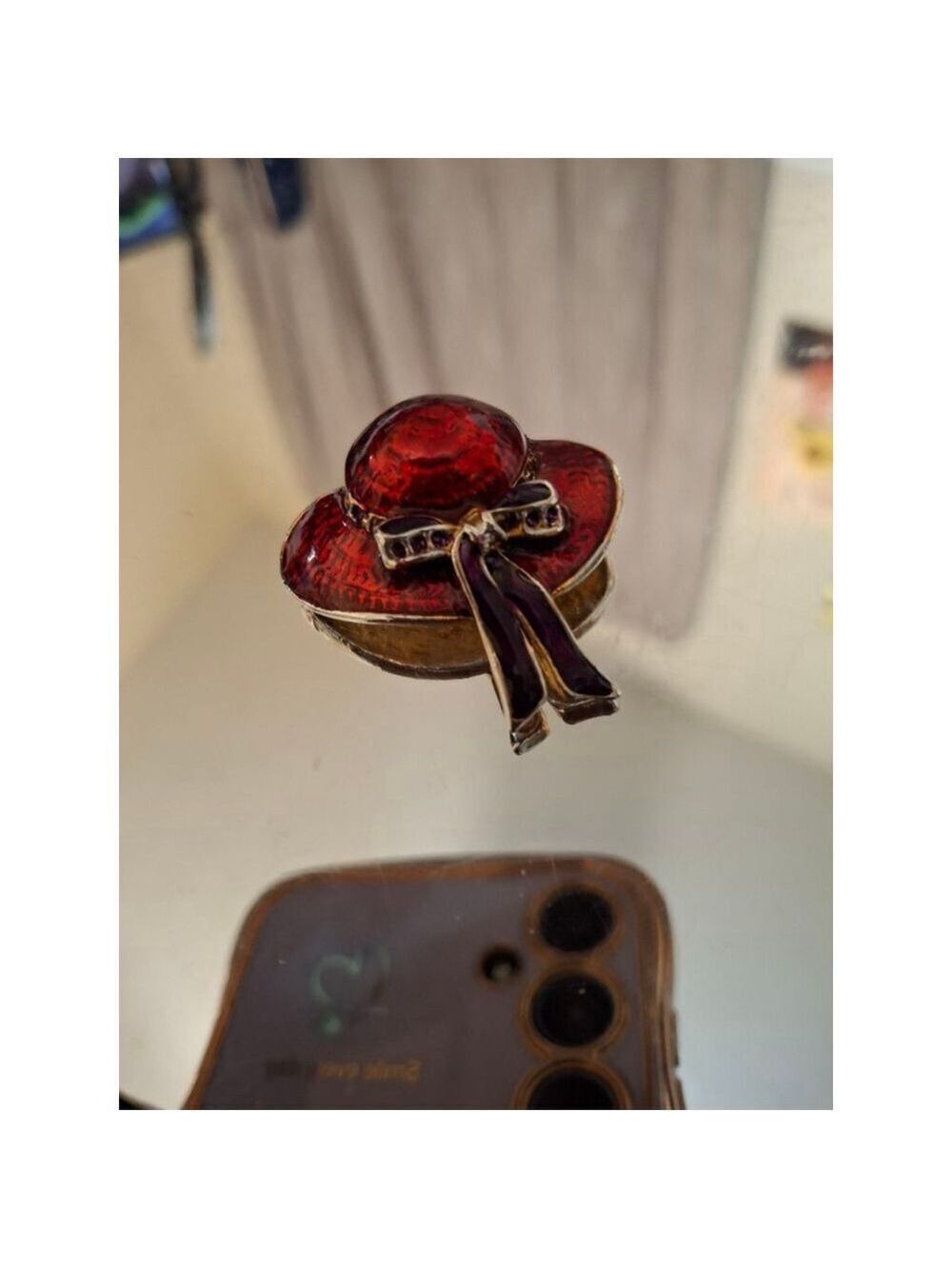 Red hat brooch with Rhinestones